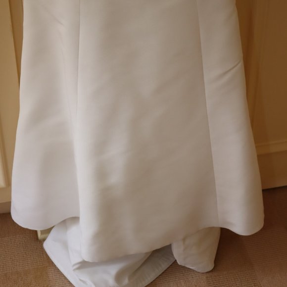 Amsale Caroline Wedding Dress size 4 - Picture 5 of 9